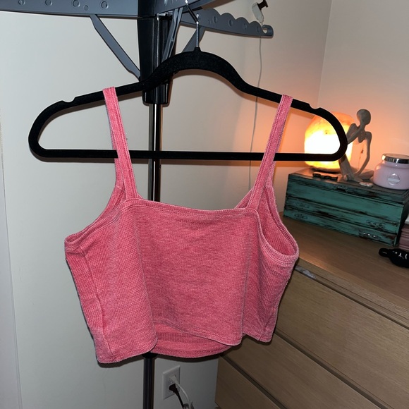 American Eagle red crop top. - Picture 2 of 2
